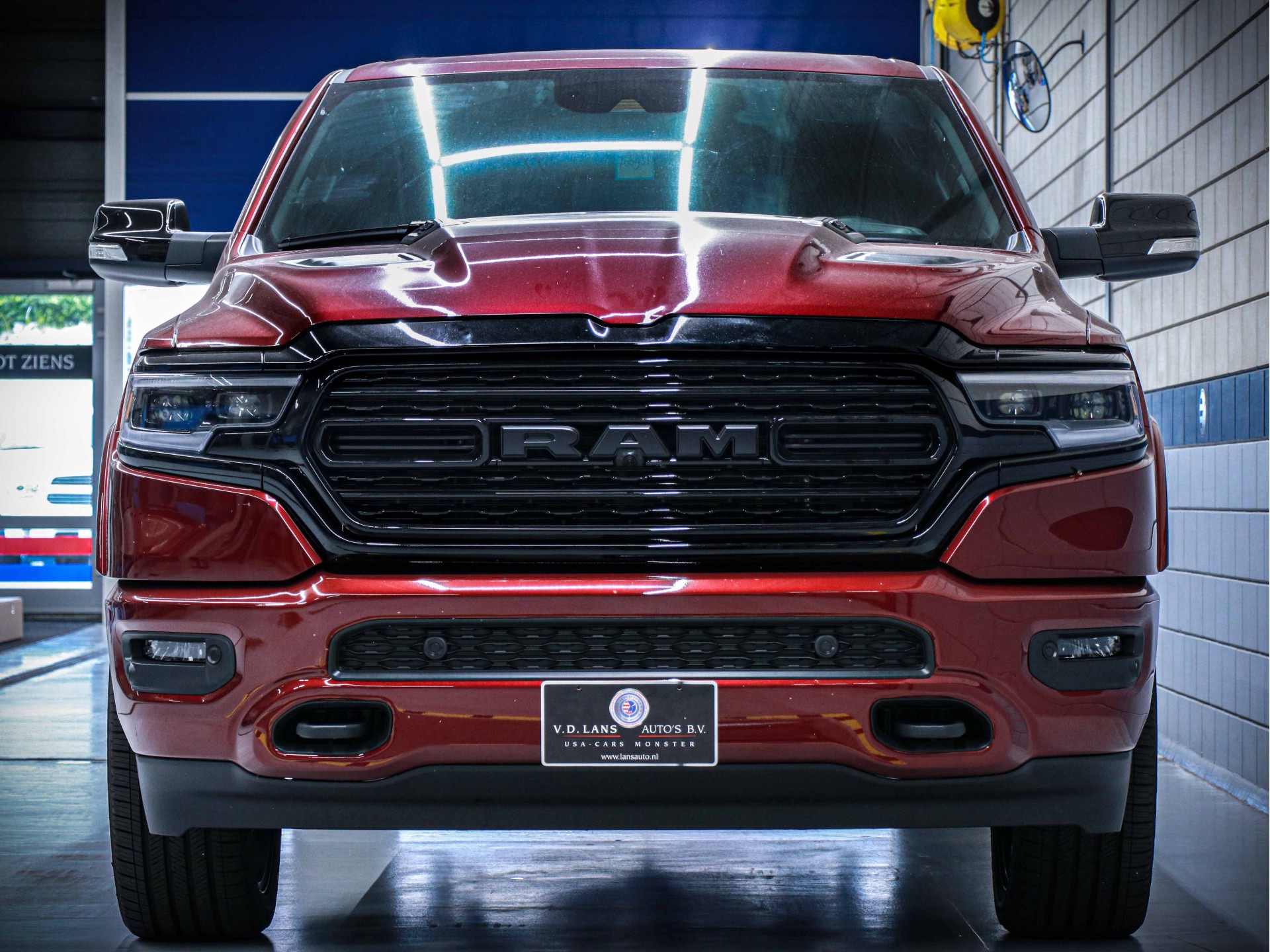 Dodge Ram 1500 Crew Cab Limited Night Edition kopen in Monster