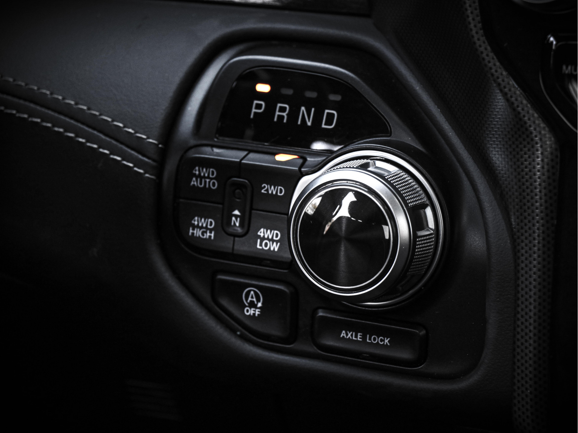 2019 ram sales 1500 4wd auto